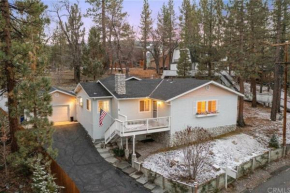 Fox Farm Villa In Highly Desired Location 3 Bedrooms 2 Bath + Back Yard